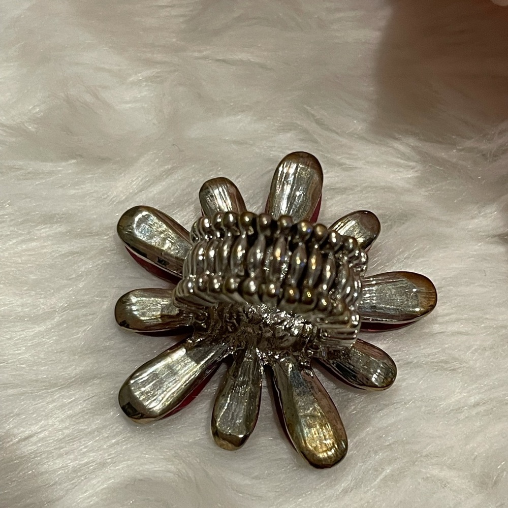 Large Flower Ring - Picture 4 of 5